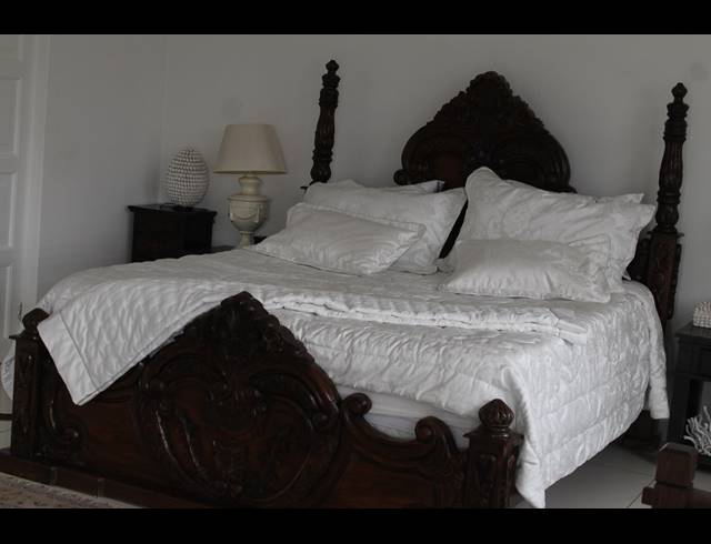 6 BEDROOM HOUSE FOR SALE IN THE COVES